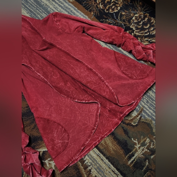 Beautiful sweater - Picture 5 of 9